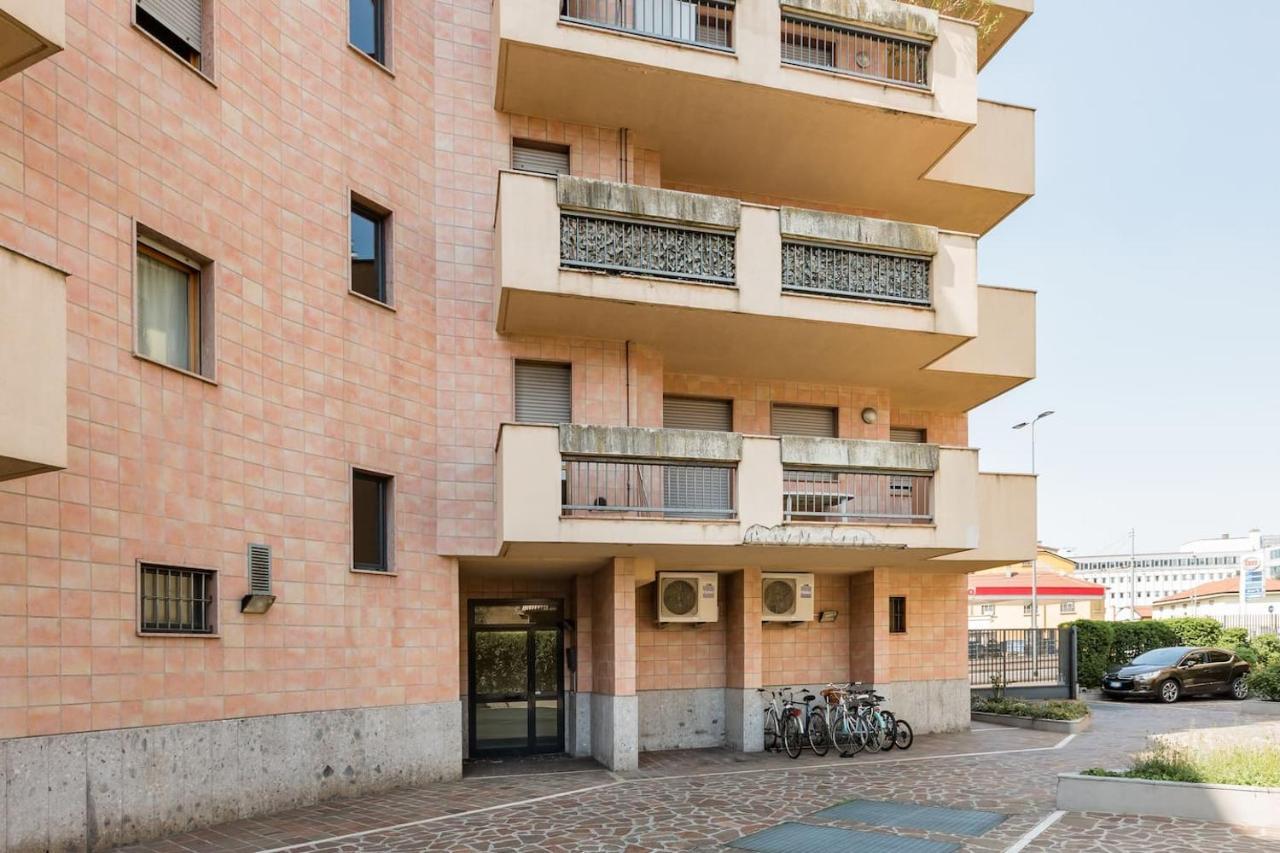 Golden Suite Apartment & Day Use Milão Exterior foto